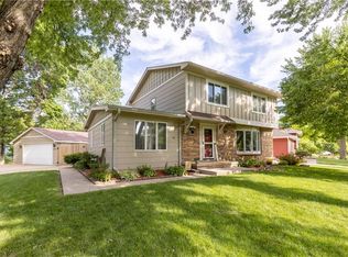 1341 Rosa Dr, Altoona, IA 50009
