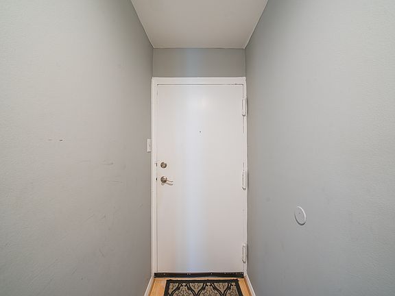5th image of 19044 Mills Choice Rd APT 6