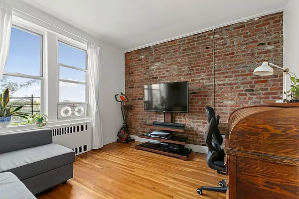 Rented by Compass | media 12