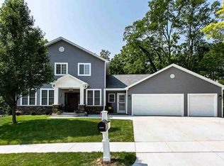 565 Heritage Dr, Dubuque, IA 52003