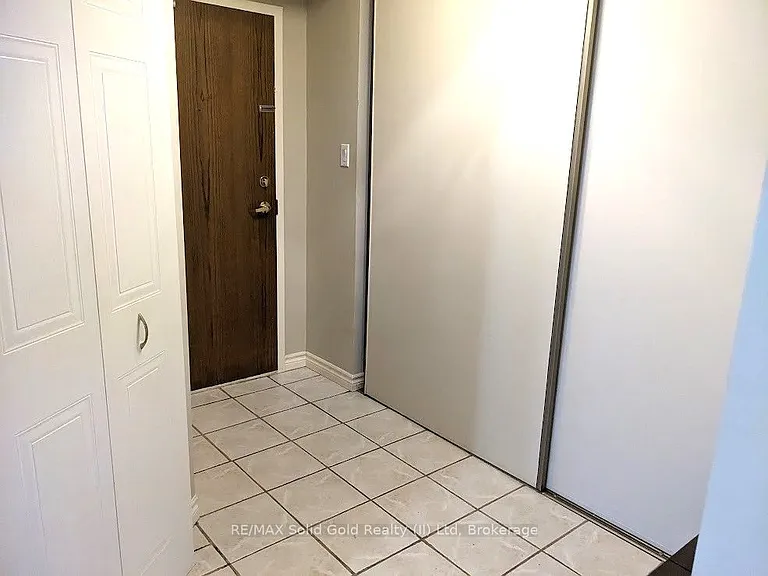3227 King St E #610 — Photo 15