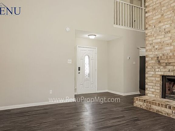 3rd image of 742 S Illinois Ave