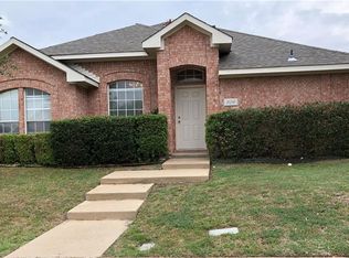 806 Pebble Ridge Dr, Lewisville, TX 75067