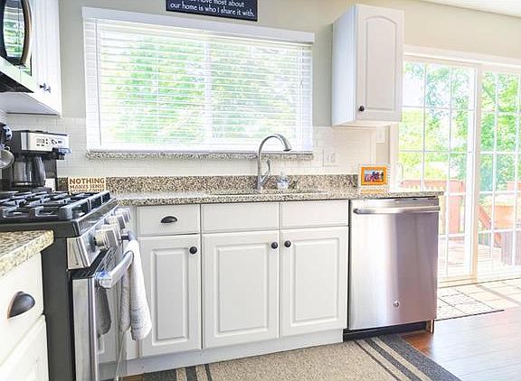 5th image of 386 Sorrento Dr
