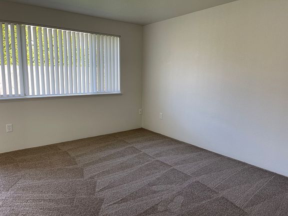4th image of 4504 76th St NE Unit 13