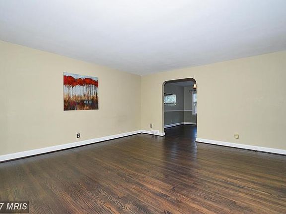4th image of 1922 Edgewood Rd