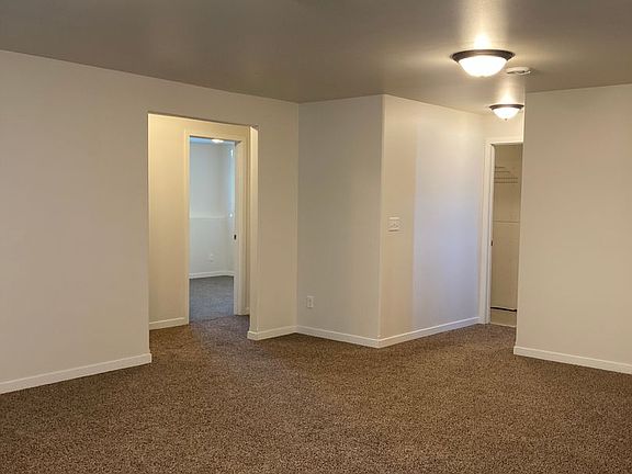5th image of 923 29th Ave W