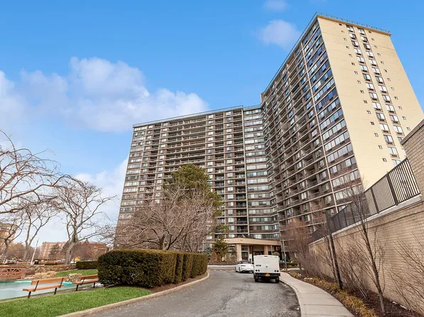 2 Bay Club Dr APT 8Z3, Flushing, NY 11360