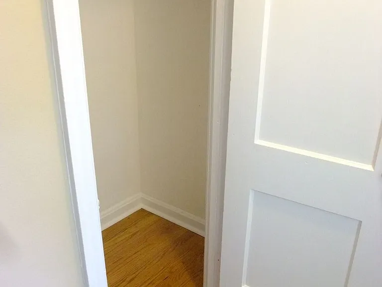 8210 Greenwood Ave — Photo 13