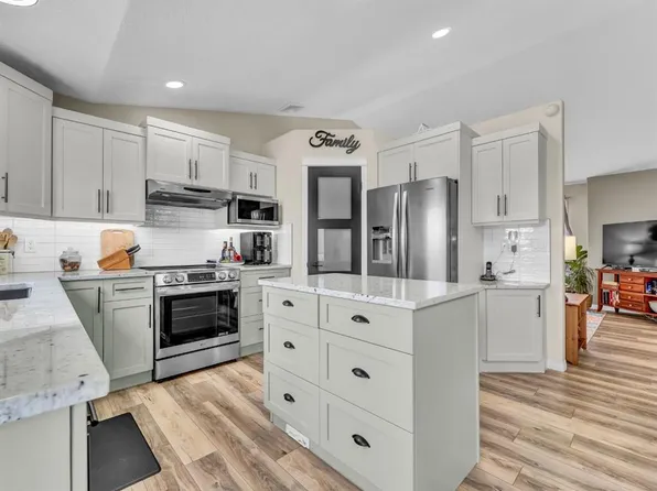 113 N Vista Rd SE, Medicine Hat, AB T1B 4X6