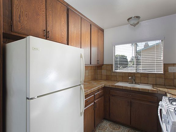 4th image of 2014 Oliver Ave #6