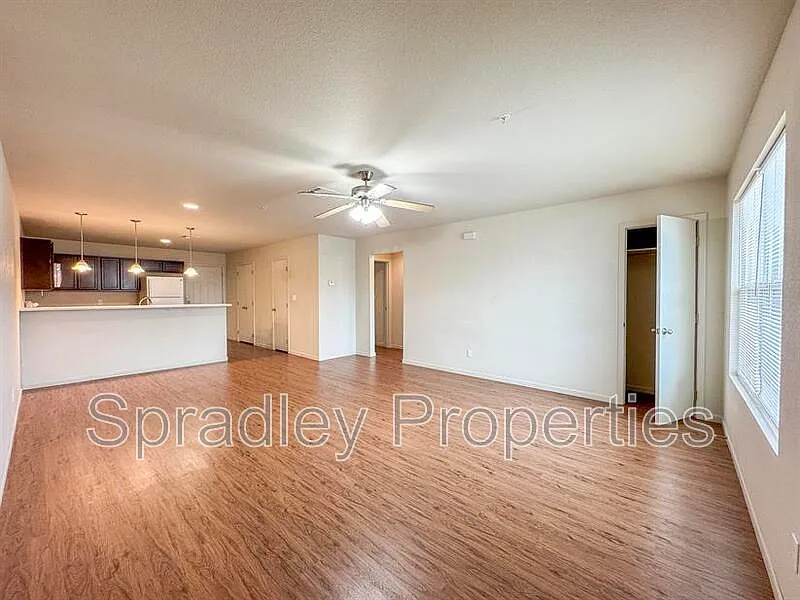 Building Photo - 255 E 5th Ave #123