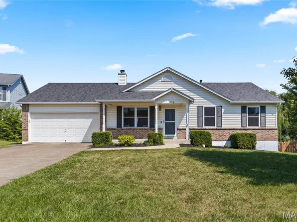 512 Spring Water Dr, Wentzville, MO 63385