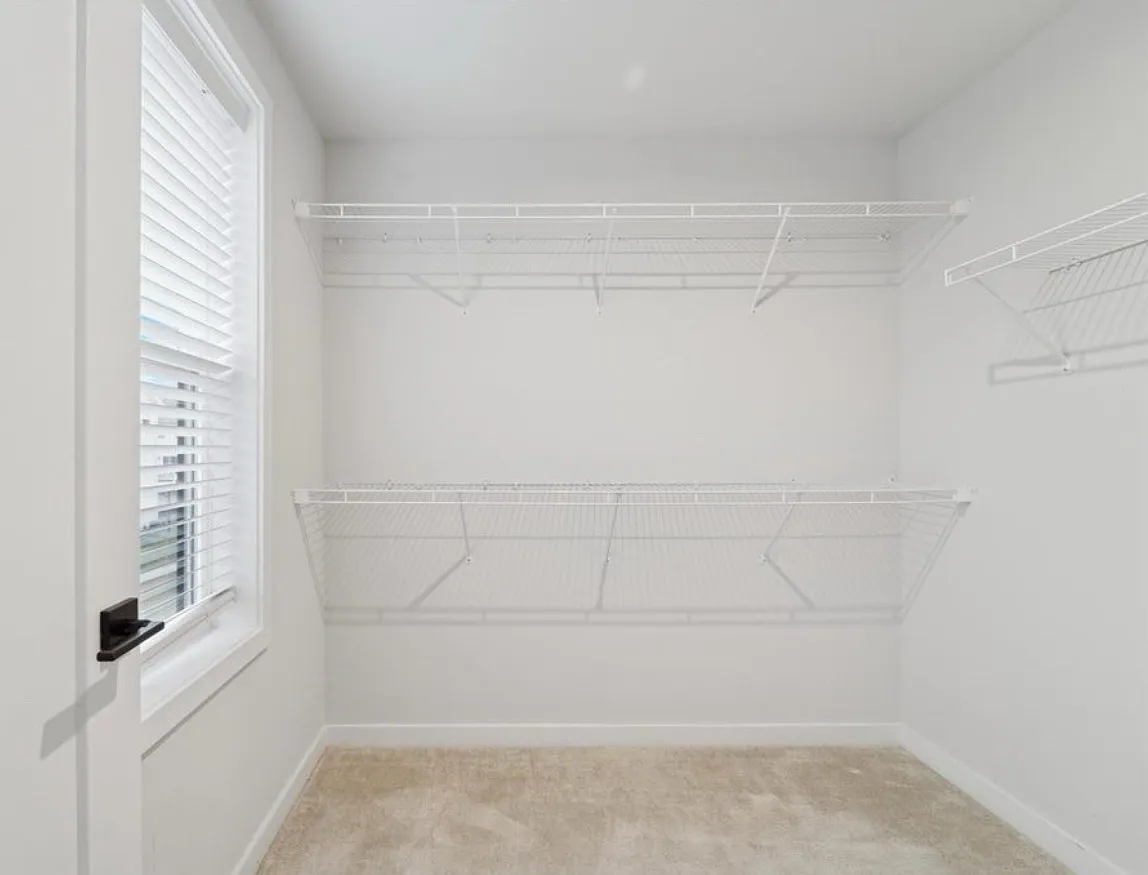 3 bed, 1716 sqft, $3,900 — Photo 3