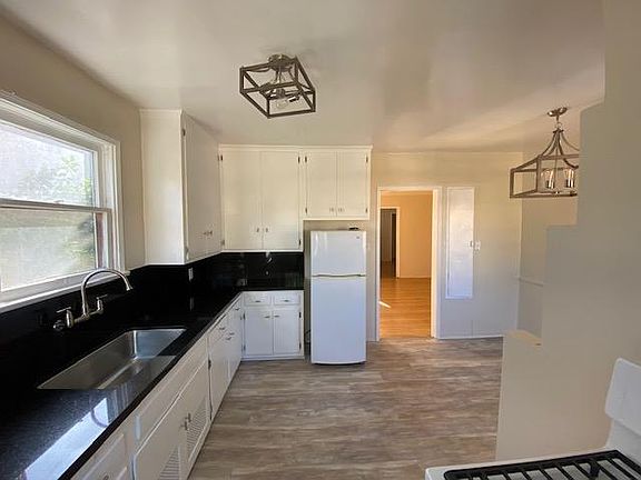 4th image of 462 N Gardner St