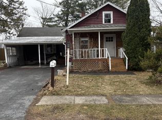 26 3rd Avenue, Ticonderoga, NY 12883