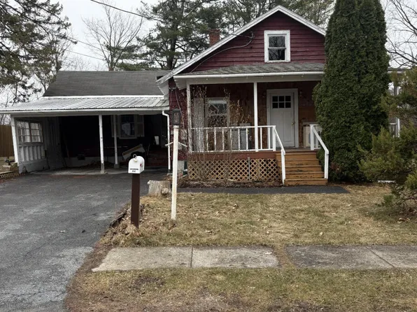 26 3rd Avenue, Ticonderoga, NY 12883