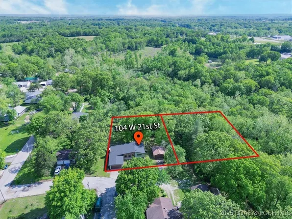 104 W 21st St, Eldon, MO 65026