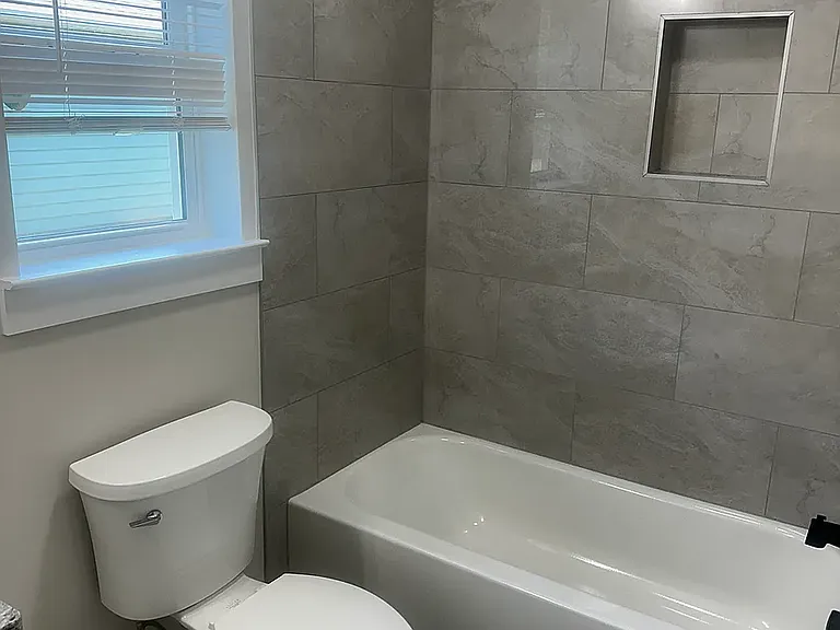 2020 Glades Dr — Photo 2