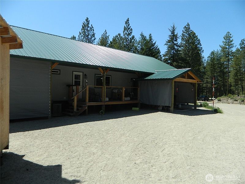 4th image of 16 Summit Lake Road
