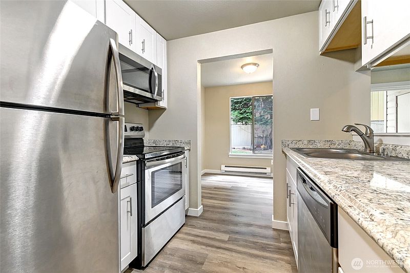 3rd image of 1102 8th Street NE #6