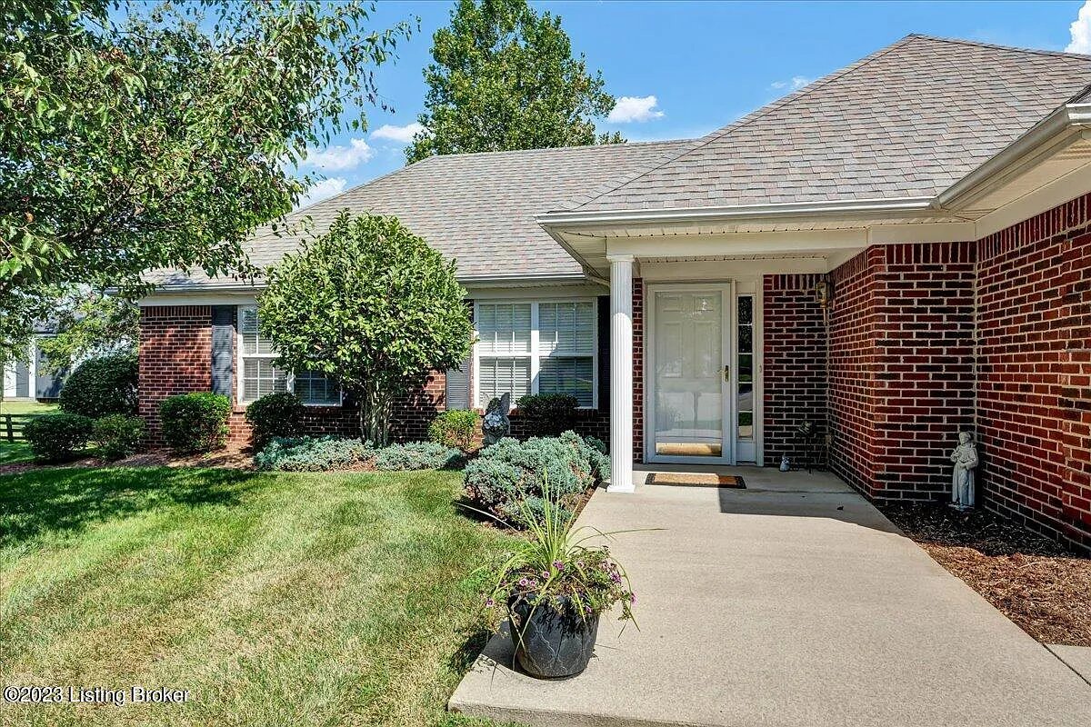 8618 Roberta Ct photo 1