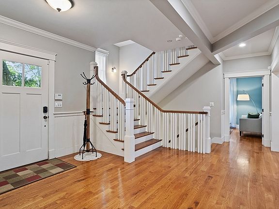 3rd image of 5 Walnut St