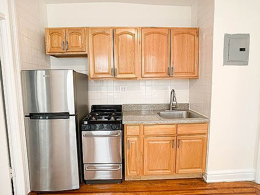 1st image of 2521 31st Ave APT D21