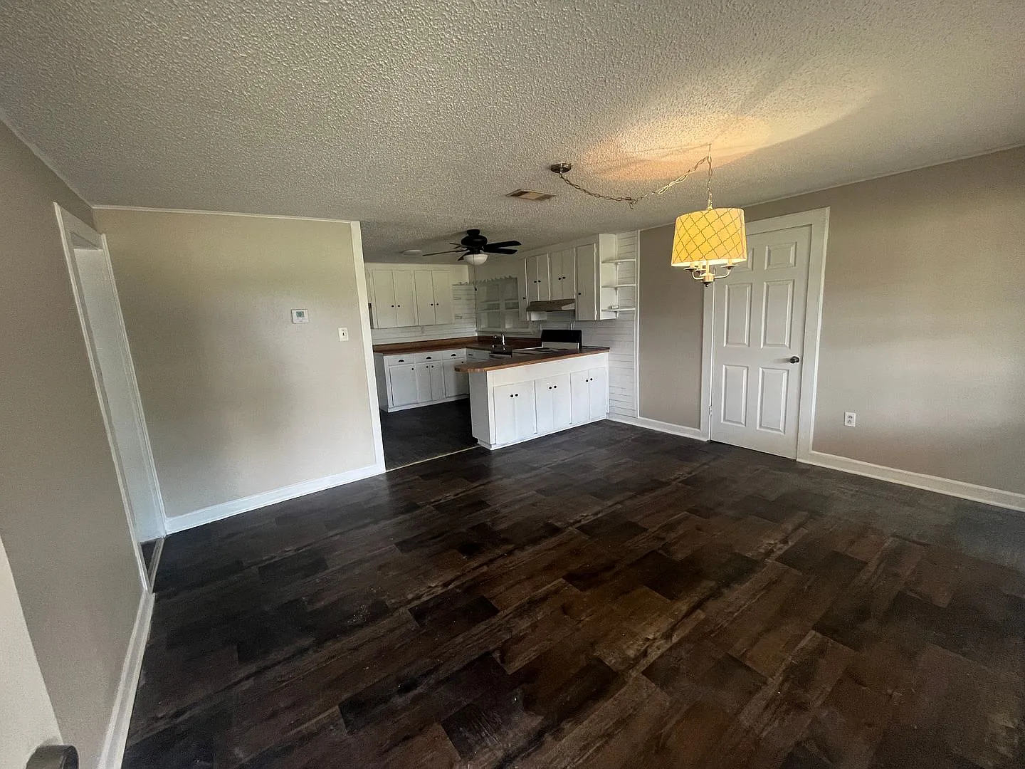 Spacious 3 Bedroom, 2 Bath Country Home Ready for You! — Photo 2