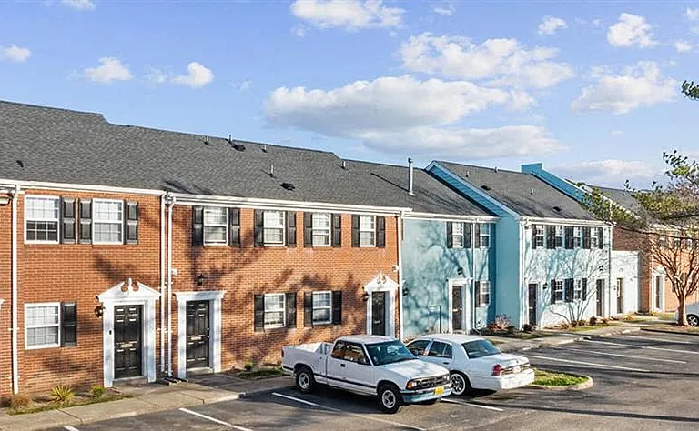Hilton Village Townhomes — Photo 10
