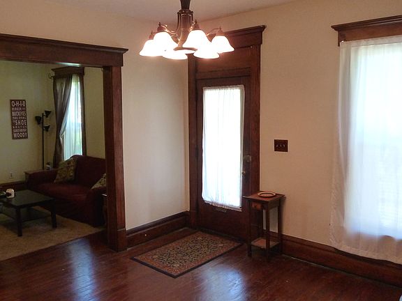 3rd image of 391 Wyandotte Ave