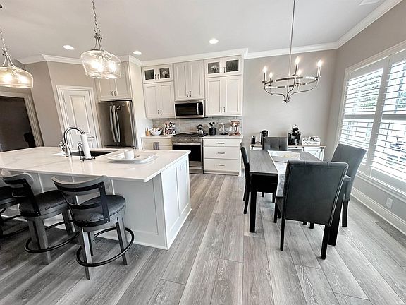 5th image of 7101 Ironwood Cir #A