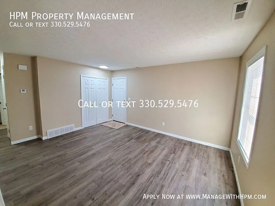 2 bed, 1.0 bath, 798 sqft, $1,095 — Photo 2