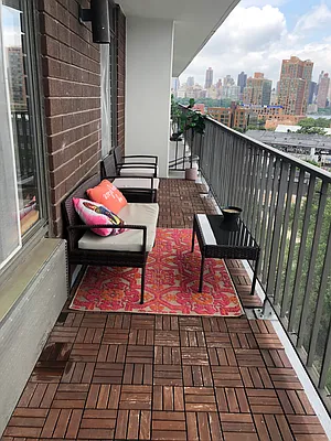 Rented by Peter Ashe | media 44