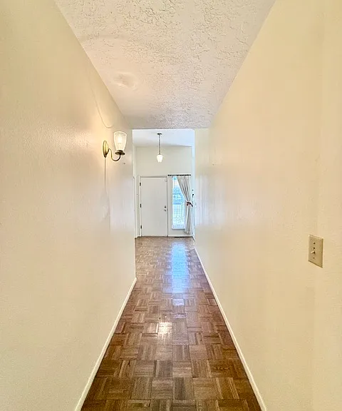 3201 La Ronda Pl NE — Photo 8