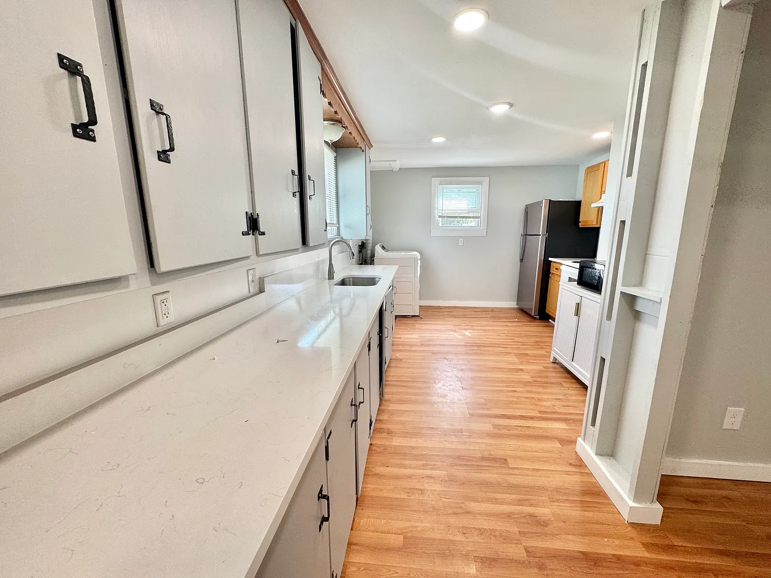 3 bed, $2,000 — Photo 2