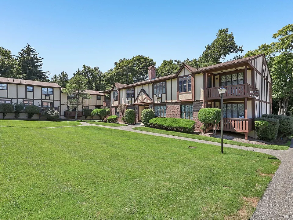 433 Sierra Vista Ln