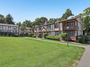 433 Sierra Vista Ln, Valley Cottage, NY 10989