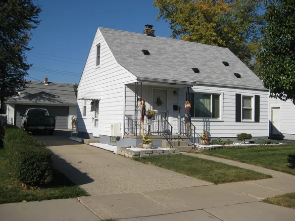 28085 Kaufman St, Roseville, MI 48066