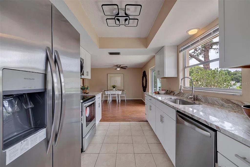 3 bed, 1366 sqft, $3,000 — Photo 3