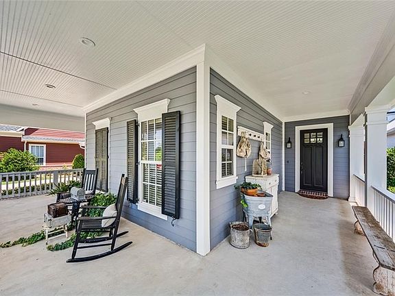 3rd image of 7209 Darrow Dr
