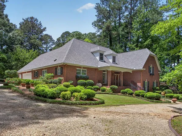 10 Heritage Trl, Laurel, MS 39440