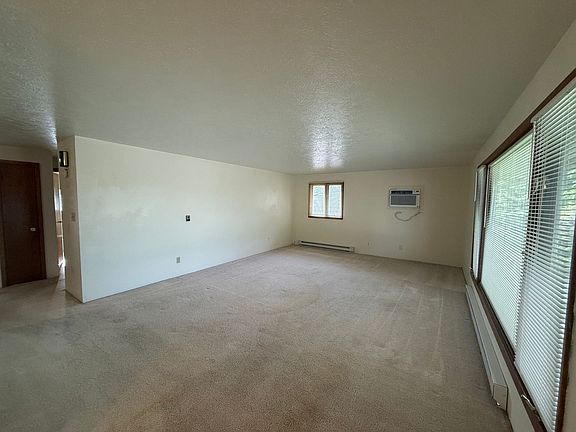 4th image of 2825 5th Ave APT 3
