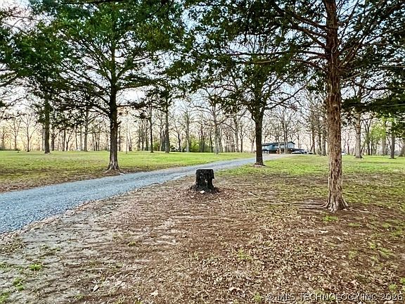 5th image of 17902 E 688th Rd