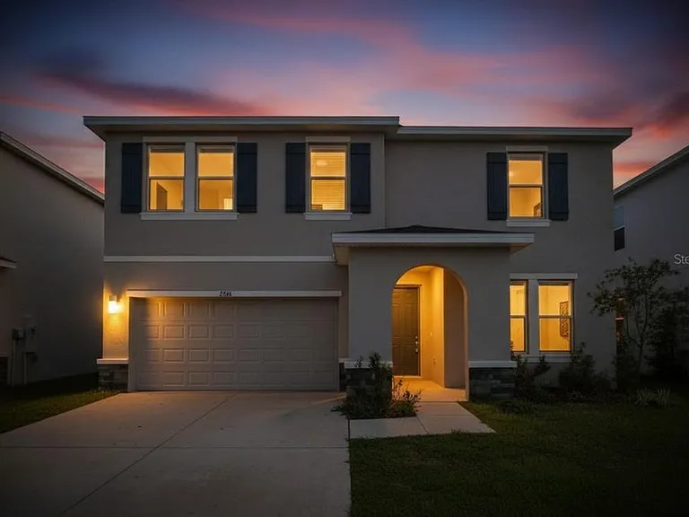 2546 Warren Acres Blvd — Photo 2