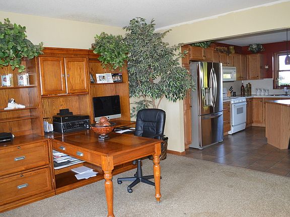 Open floorplan throughout main level.
						:
						Front room can be used as a living room or an office. Flows right into kitchen.