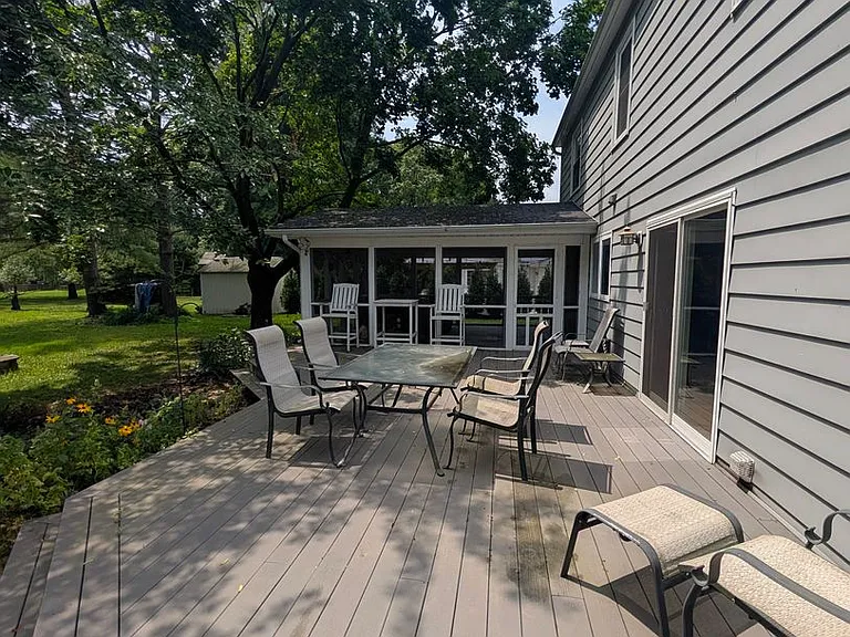 31195 Marvis Dr — Photo 2