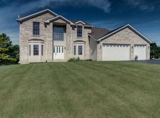 11502 Ridgecrest Dr, Roscoe, IL 61073