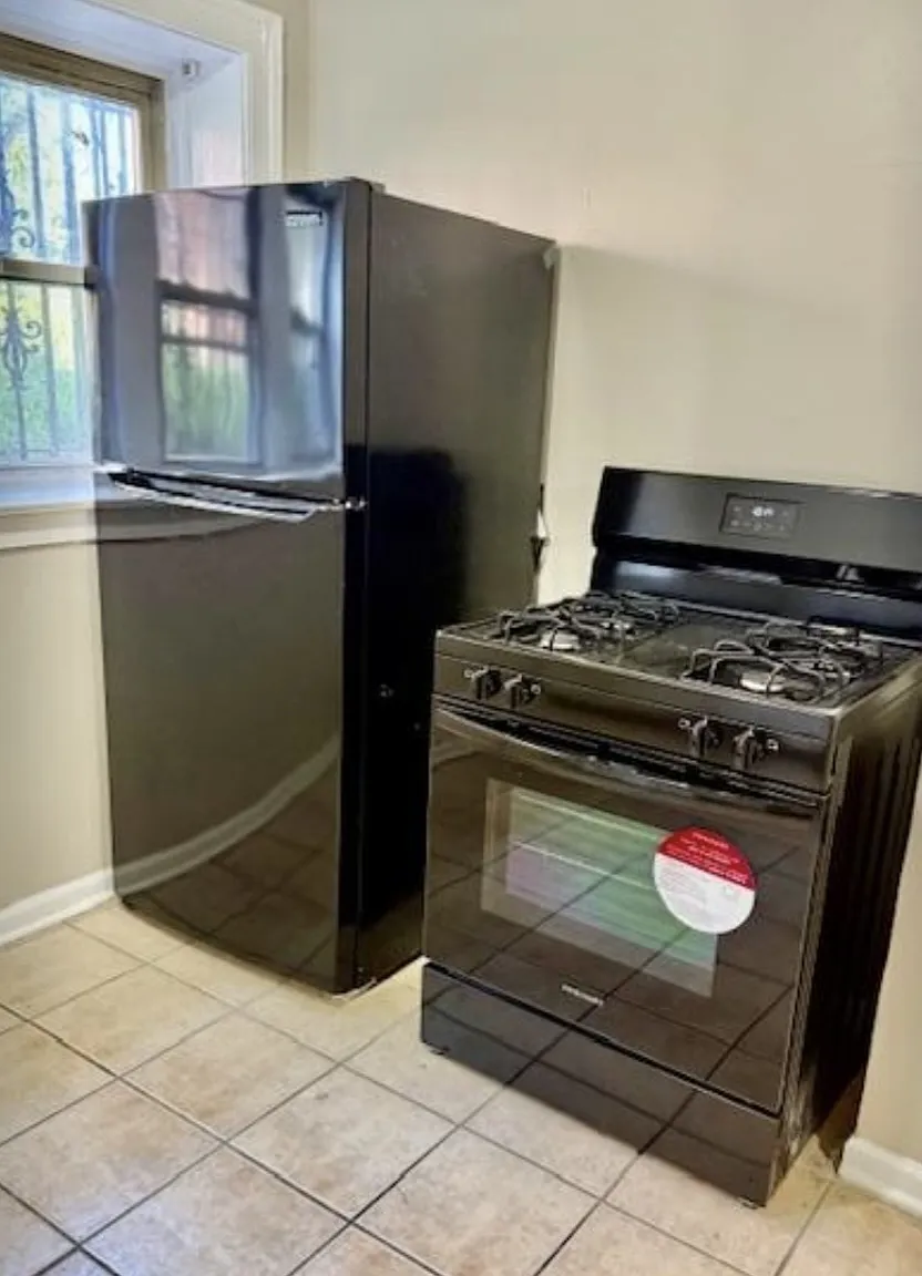 1 bed, $825 — Photo 1