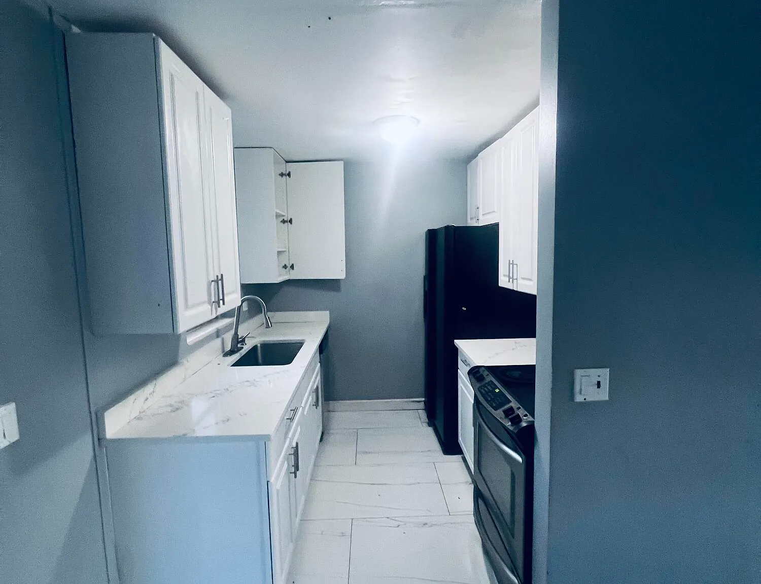 3 bed, 2.0 bath, 1104 sqft, $2,900 — Photo 4
